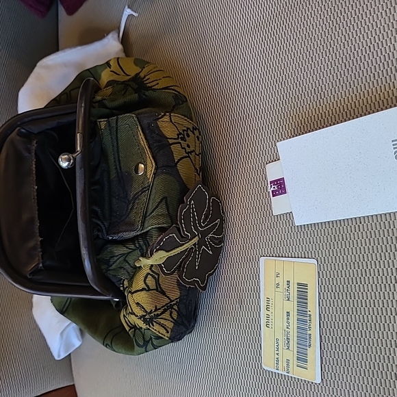 Miu Miu Milatary Flower small handbag Kisslock Vintage Cutie!! - Picture 8 of 10